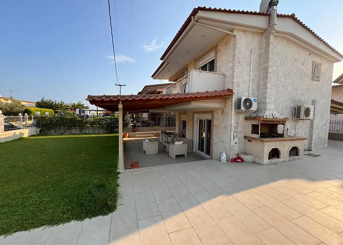 Samaras Villa Flogita